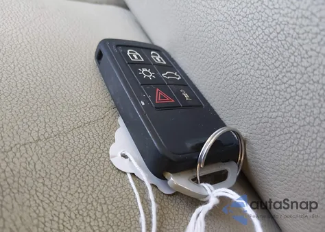 2013 Volvo Xc60 T6/T6 Platinum/T6 Premier Plus/T6 R-Design/T6 R-Design Platinum/T6 R-Design Premier Plus из США, поврежденный, VIN YV4902DZ1D2387029